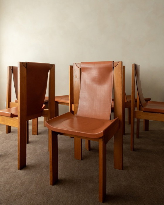 Image 1 of Brutalistische iep en lederen eetkamerstoelen van Giovanni Luigi Gorgoni voor Roche Bobois, jaren 70, set van 7