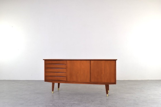 Aparador de teca Mid-Century de Fredrik A. Kayser, Noruega, años 60., Fredrik Kayser, Aparadores, Madera (foto 4 de 15)