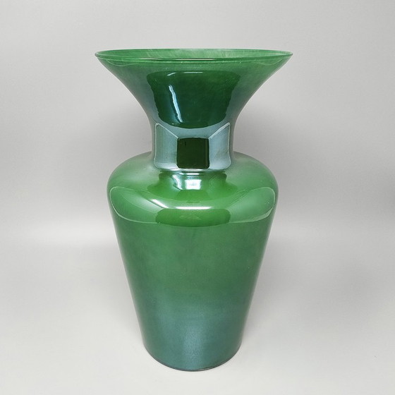 Image 1 of 1970s Luxury handcrafted Green Vase in Murano glass by Maestro del Vetro. Made in Italy.