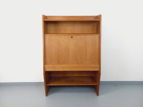 Image 1 of Meuble secrétaire bibliothèque de rangement vintage en bois de chêne des années 60