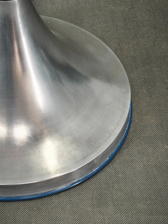 Italienische Space Age Tischlampe aus Opalglas und blauem Metall, 1970er Jahre – Tischlampen (photo 7 of 13)