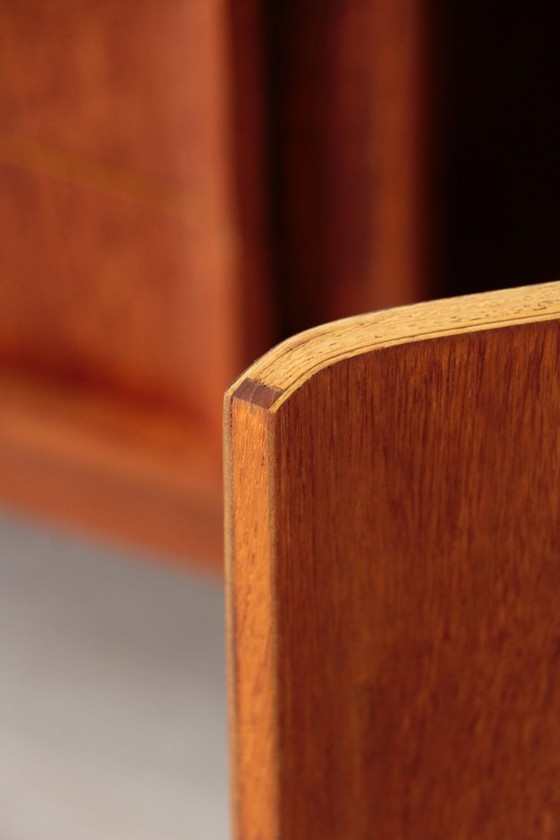 Image 1 of Aparador - White & Newton