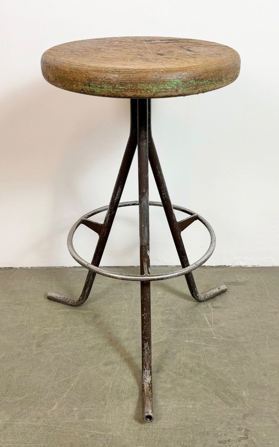 Image 1 of Grijze industriële werkplaatskruk, jaren 60