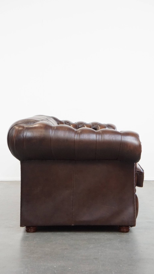 Charming 3-seater cowhide leather chesterfield sofa in English style