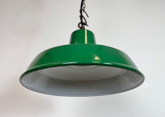 Image 1 of Lampada a sospensione in smalto verde industriale, anni '60