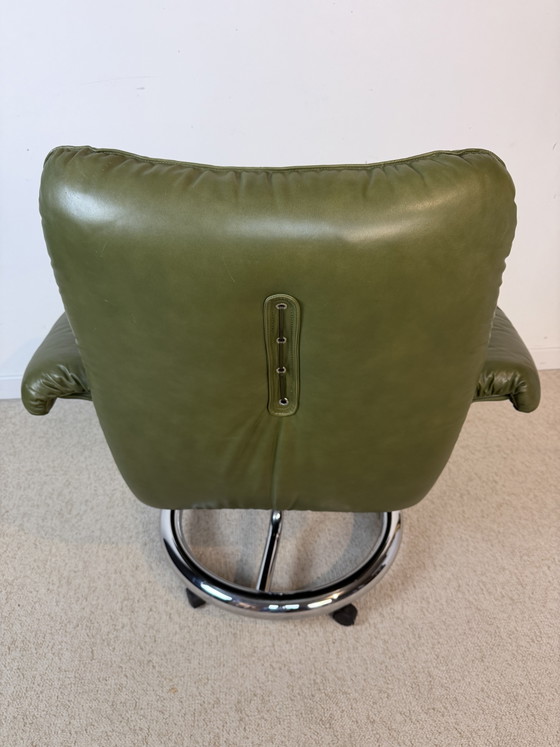 Image 1 of Poltrona lounge vintage in pelle verde – stile Tucroma
