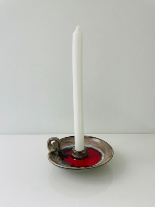 Vintage-Kerzenständer im Retro-Stil mit roter Lavaglasur