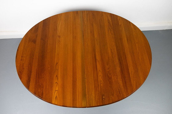 Image 1 of Ovale massief teakhouten eettafel met verlengstukken, jaren 60