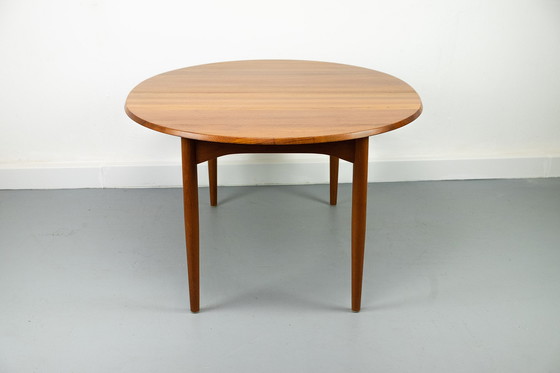 Image 1 of Ovale massief teakhouten eettafel met verlengstukken, jaren 60