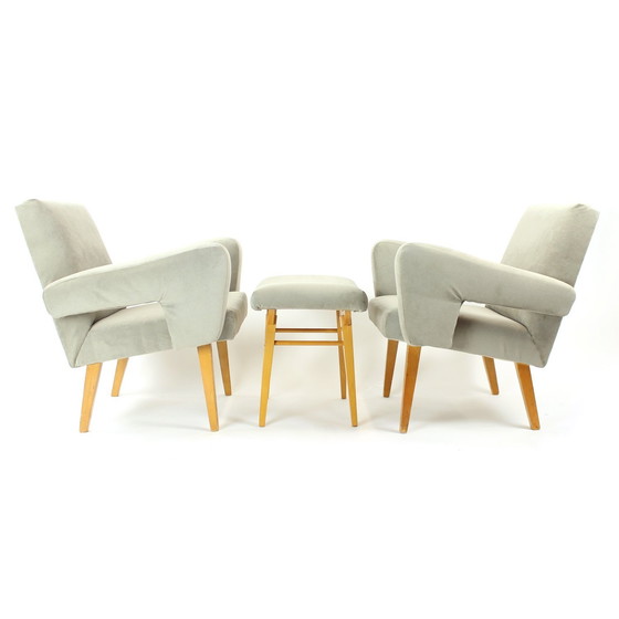 Image 1 of Set van twee middencentury fauteuils met kruk, Tsjecho-Slowakije 1960