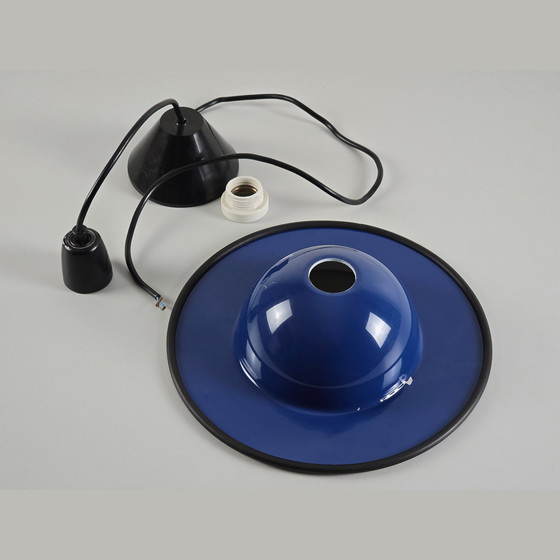 Image 1 of Mid Century Modern - Vintage Navy-Blauwe Metalen Hanglamp - Space Age Lighting - Italië, 1970S.