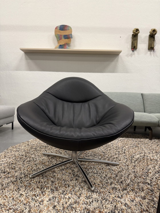 Image 1 of Label Vandenberg Hidde Soft Draai Fauteuil Met Poef Zwart Leer