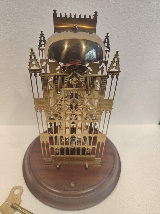 Image 1 of York Minster Cathedral Skeletklok Onder Glas