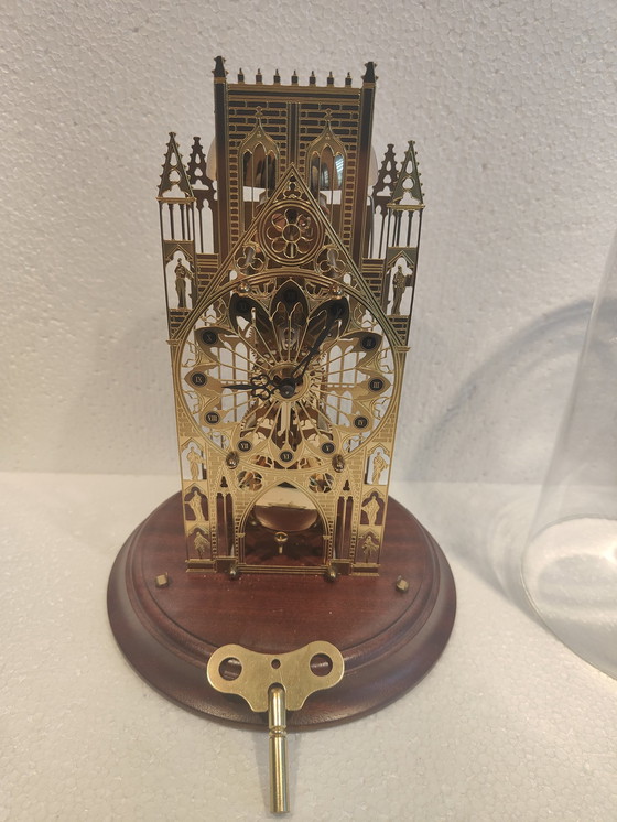 Image 1 of York Minster Cathedral Skeletklok Onder Glas