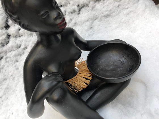 Image 1 of Vintage Africanistisch beeld - porseleinen biscuit - 1950