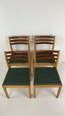 4x Zweedse vintage houten stoelen met stoffen zitting 