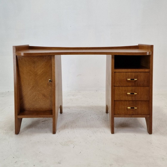 Image 1 of Vintage eikenhouten bureau, Italië 1960