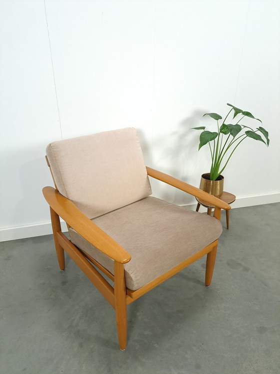 Image 1 of Deens Beukenhouten Fauteuil