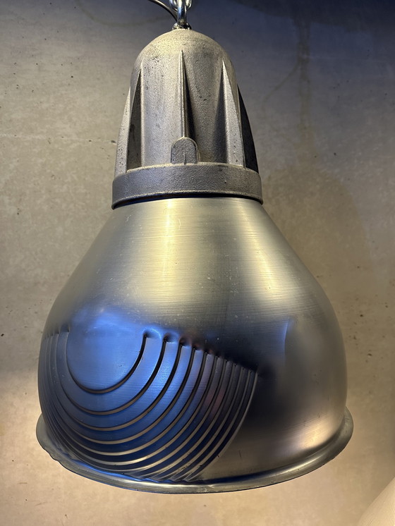 Image 1 of 2x vintage hanglampen Schréder 