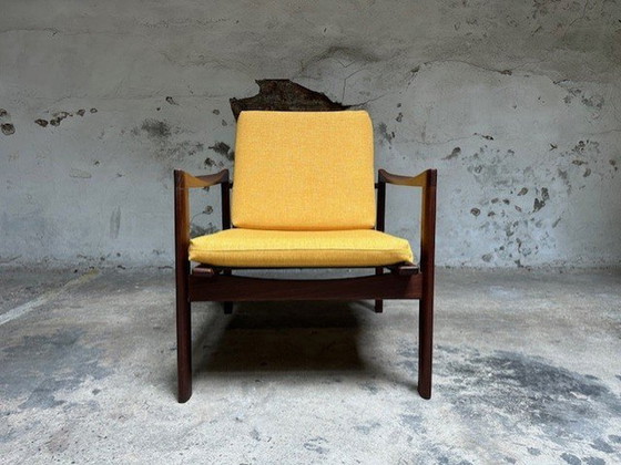 Image 1 of Scandinavische Vintage Rozenhouten Fauteuil