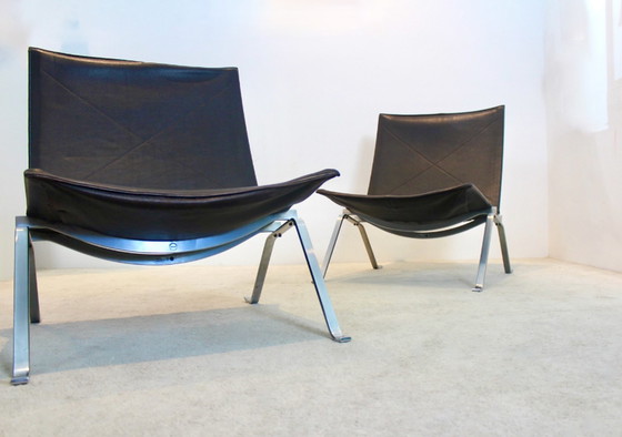 Image 1 of Bruin lederen PK22 stoelen van Poul Kjærholm voor Fritz Hansen