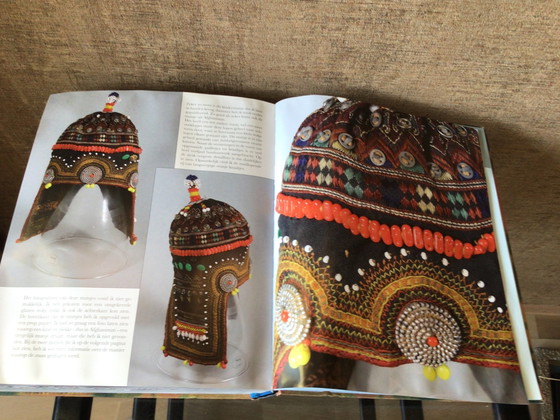 Image 1 of Boek Rondom Textiel