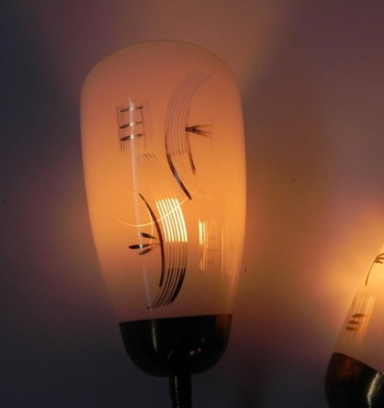 Image 1 of Vintage wandlamp met buisvormige staven en 2 glazen kappen