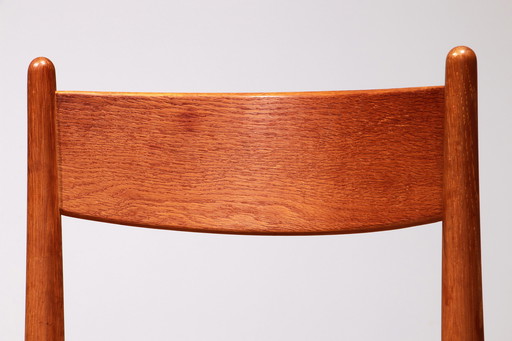 Eetkamerstoelen van Hans Wegner voor Carl Hansen & Søn, Denemarken 2 CH37 en 2 CH36