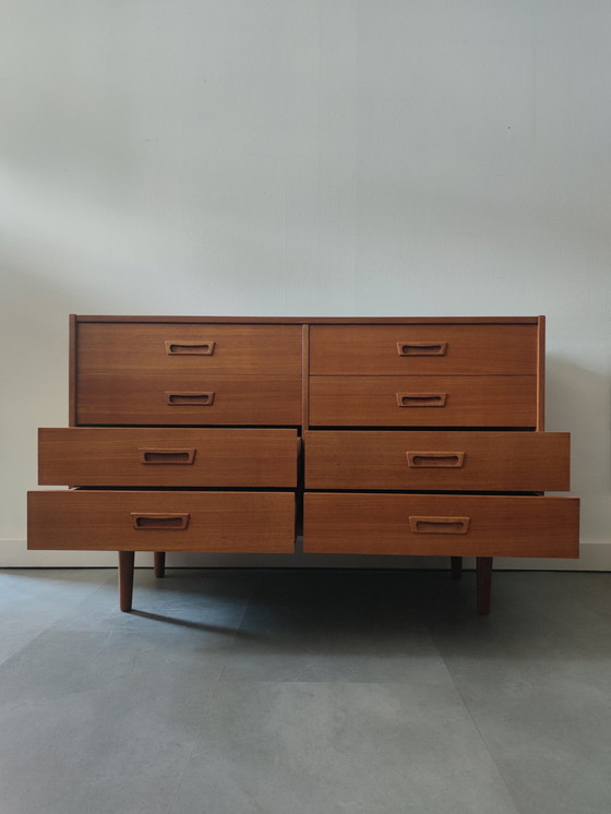 Image 1 of Vintage Deens Dressoir Met 8(!) Lades In Teak