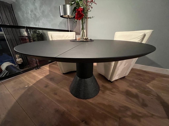 Image 1 of Arco balance tafel