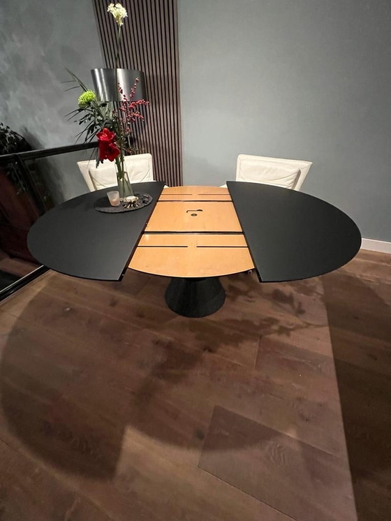 Image 1 of Arco balance tafel