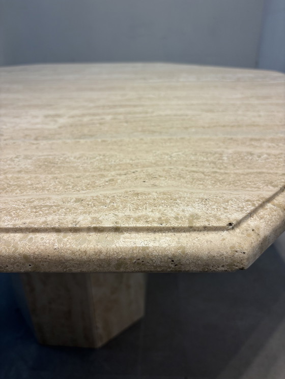 Image 1 of Vintage Travertine Achthoekige Eettafel