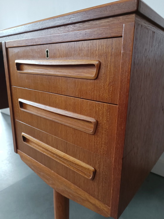 Image 1 of Vintage Deens Vrijstaand Bureau Door J. Svenstrup