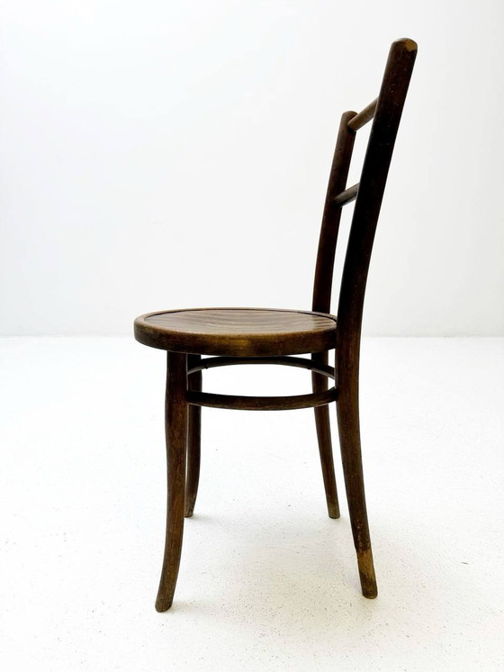 Image 1 of Antieke gebogen houten stoel van Thonet, jaren 1940