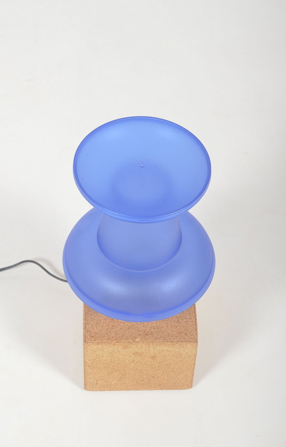 Image 1 of Pop Art Lamp 'Pushpin' Ontworpen Door Justin Cheung Voor Visualgram