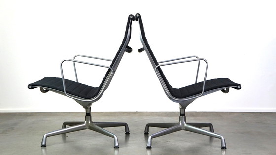 Image 1 of 2 x Design draaifauteuil Vitra model EA 116 in zwarte stof