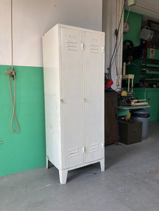 Vintage Lockerkast Met Legplanken