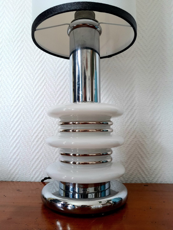 Image 1 of Duitse opaline en verchroomde metalen lamp uit het ruimtetijdperk 1970