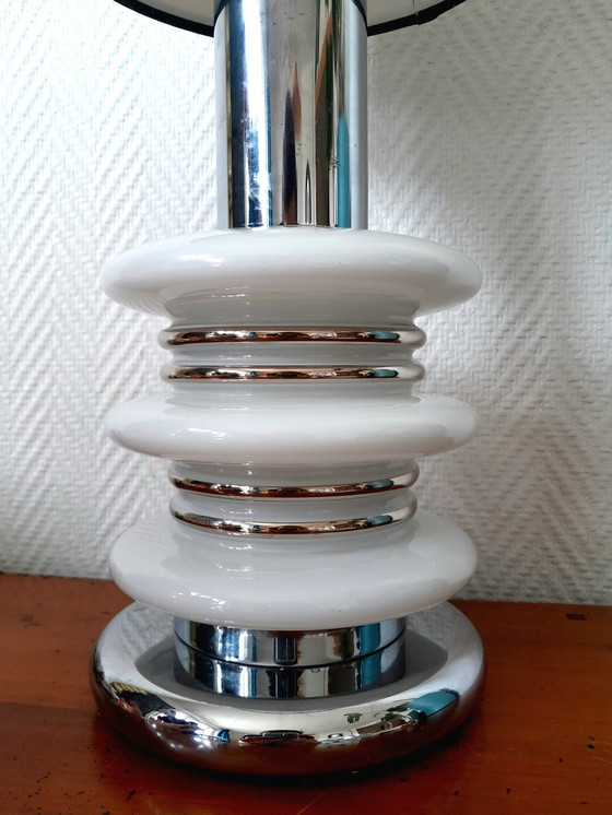 Image 1 of Duitse opaline en verchroomde metalen lamp uit het ruimtetijdperk 1970