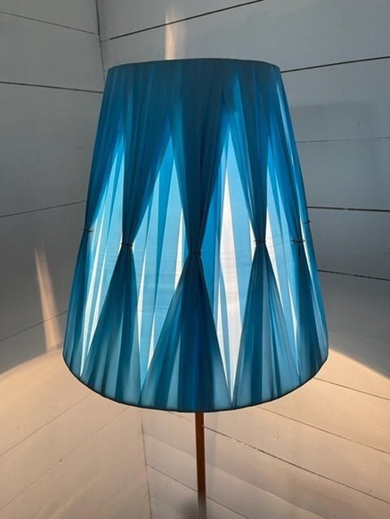 Image 1 of Unieke OekraÃ¯ense vintage vloerlamp met blauwe tulpenkap en tafel