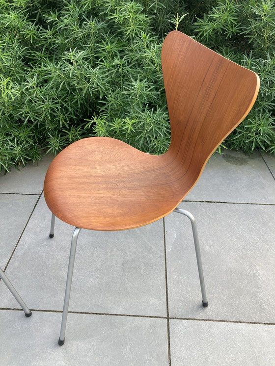 Image 1 of 2x Arne Jacobsen Fritz Hansen Vlinderstoel