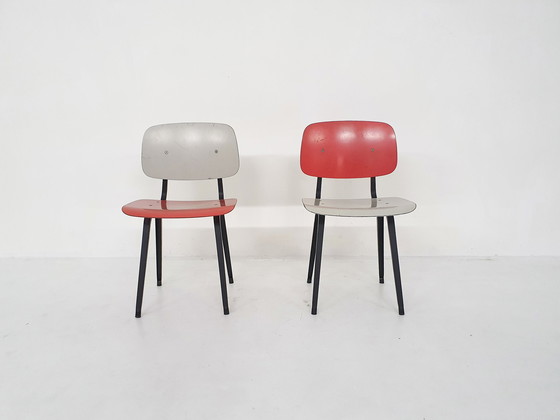 Image 1 of Set van twee Friso Kramer voor Ahrend de Cirkel 'revolt'eetkamerstoelen, Nederland jaren 1950