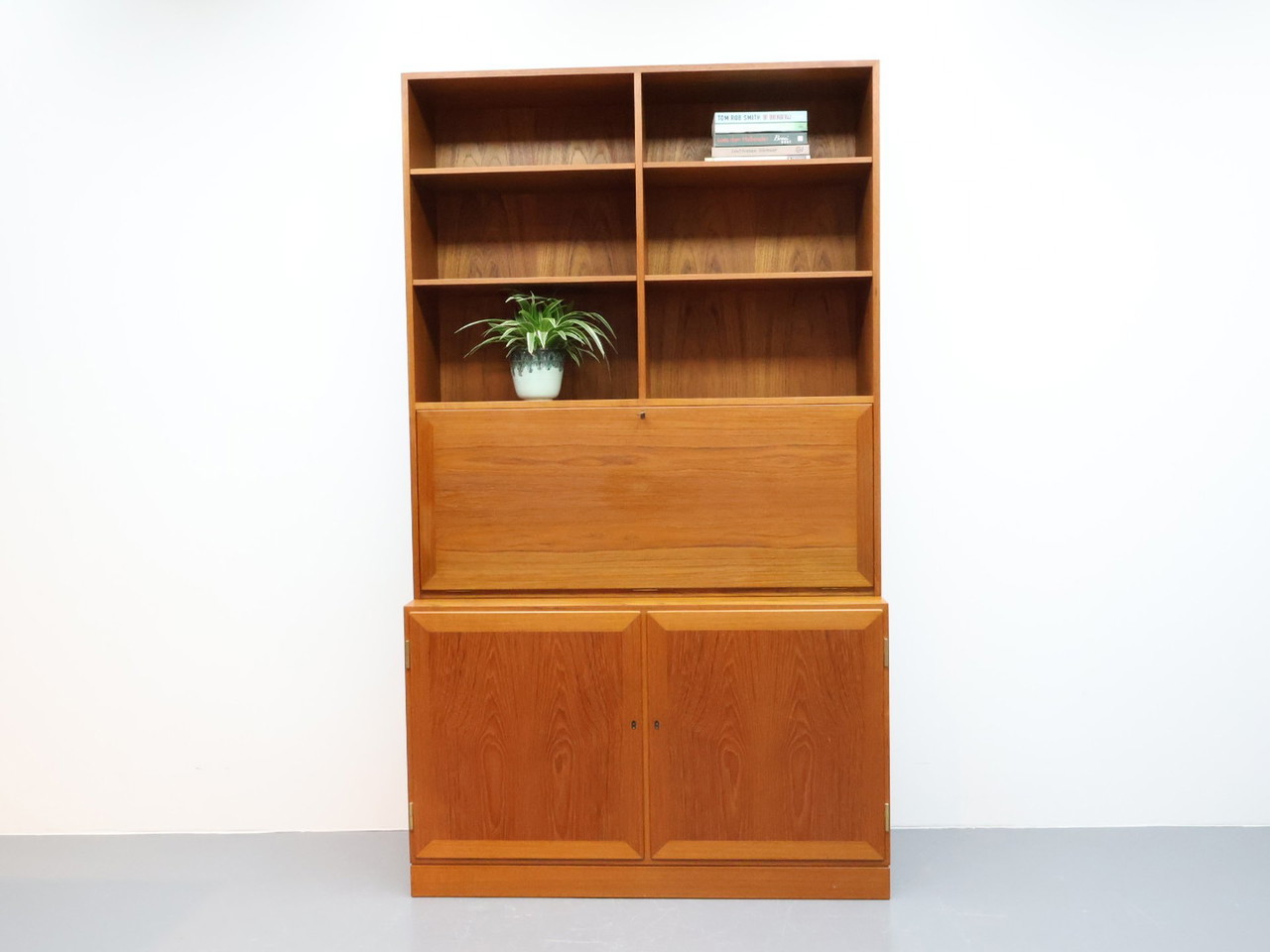 Deense vintage boekenkast secretaire teak