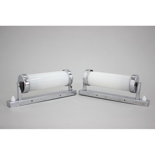 Paar vintage Bauhaus wandlampen in chroom en opaal glas, Tsjecho-Slowakije 1930