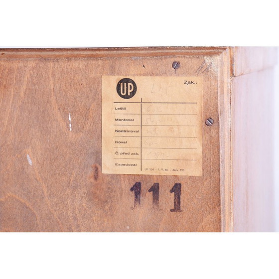 Image 1 of Vintage Art Deco kast in esdoorn en walnoot door J. Halabala voor Up Zavody, Tsjecho-Slowakije 1930