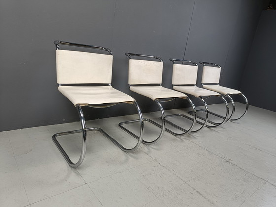 Image 1 of Set van 4 eetkamerstoelen van Mies Van Der Rohe voor Knoll International, 1970S