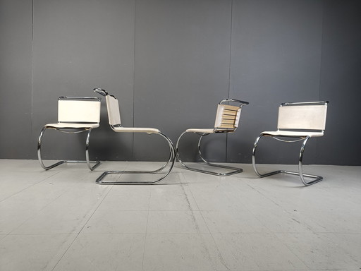 Set van 4 eetkamerstoelen van Mies Van Der Rohe voor Knoll International, 1970S