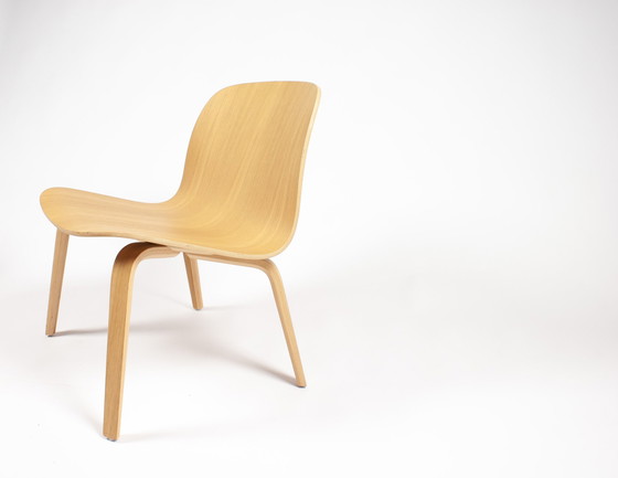 Image 1 of 2x Muuto Visu lounge chairs door Mika Tolvanen