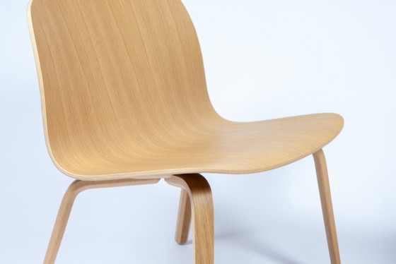 Image 1 of 2x Muuto Visu lounge chairs door Mika Tolvanen