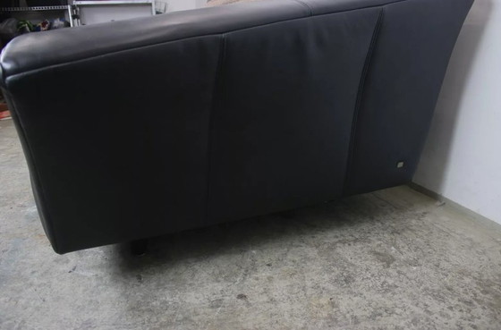 Image 1 of Rolf Benz Sofa Model 333 Zwart Leer Met 5 Nieuwe Stoffen Kussens